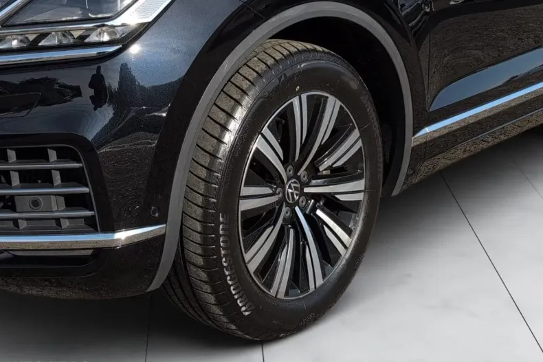 Volkswagen Touareg din 2022 cu 64.680 km - oferta VOL162800 - foto 9