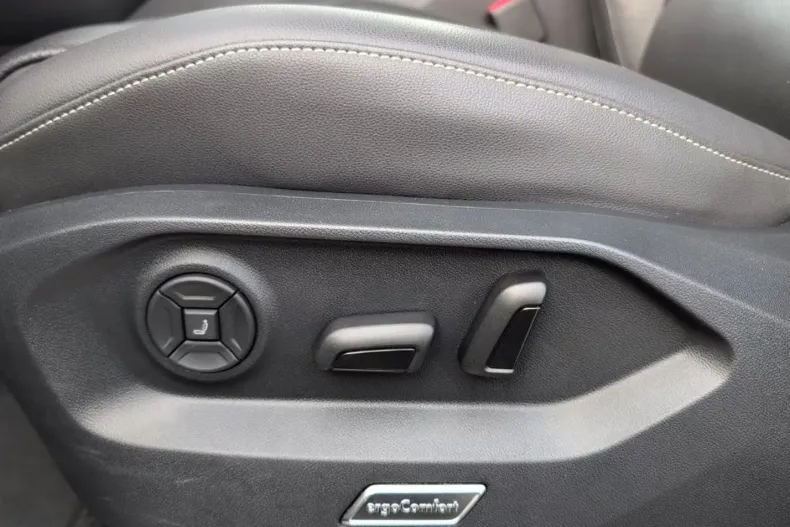 Volkswagen Touareg din 2022 cu 64.680 km - oferta VOL162800 - foto 24