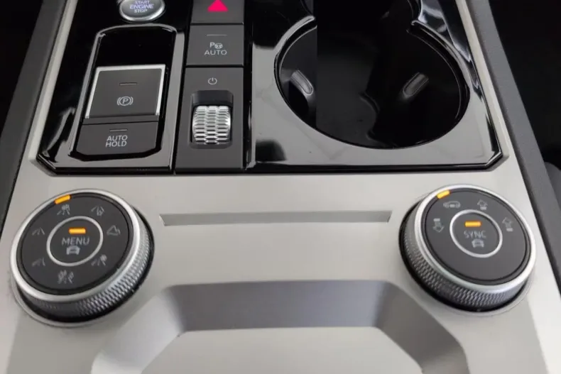 Volkswagen Touareg din 2022 cu 64.680 km - oferta VOL162800 - foto 27