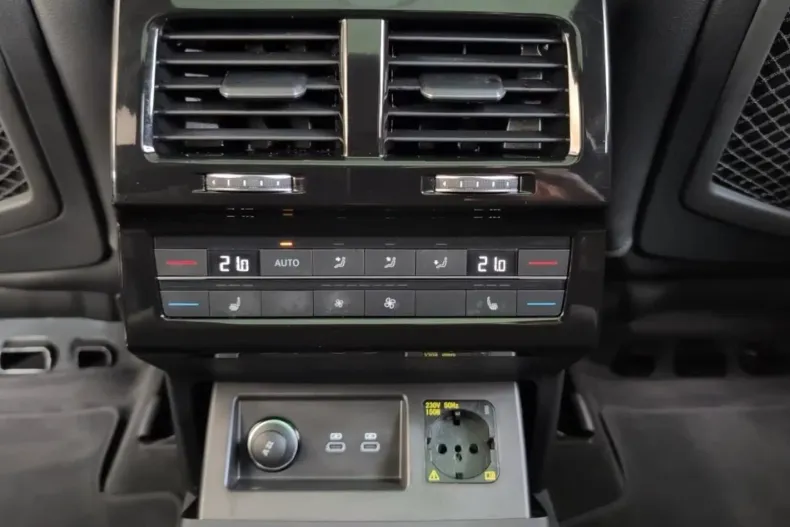 Volkswagen Touareg din 2022 cu 64.680 km - oferta VOL162800 - foto 31