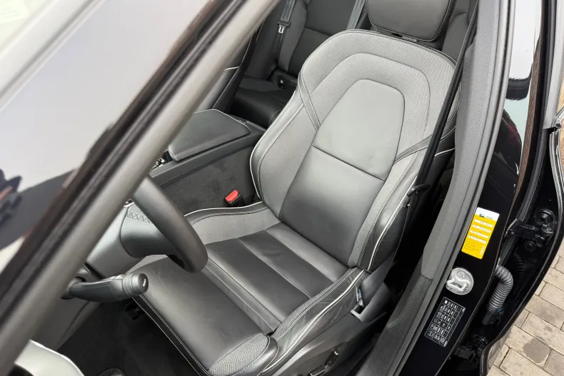 Volvo XC60 din 2023 cu 79.000 km - oferta VOL162823 - foto 18