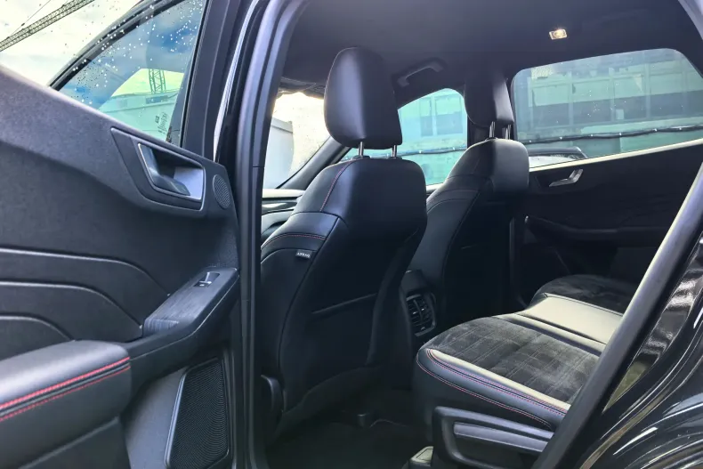 Ford Kuga din 2022 cu 74.916 km - oferta FOR162842 - foto 16