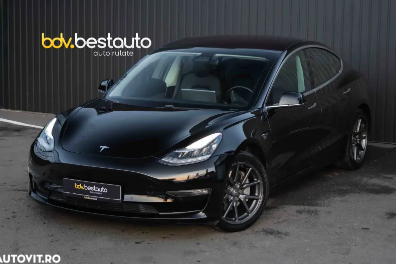 Tesla Model 3 din 2019 cu 115.981 km - oferta TES162843 - foto 1