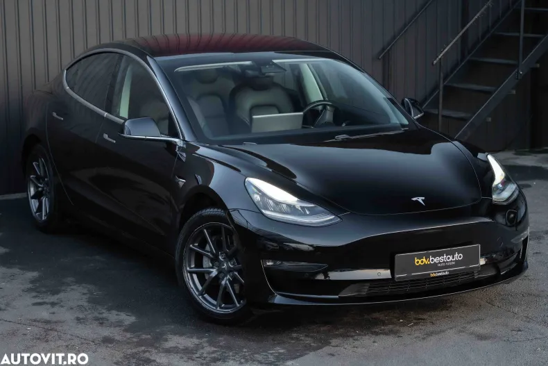 Tesla Model 3 din 2019 cu 115.981 km - oferta TES162843 - foto 3