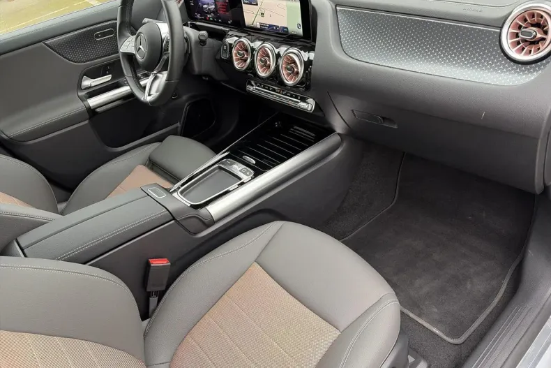 Mercedes-Benz EQA din 2025 cu 5.567 km - oferta MER162889 - foto 13