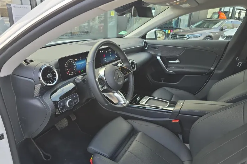 Mercedes-Benz CLA din 2024 cu 14.531 km - oferta MER162891 - foto 9