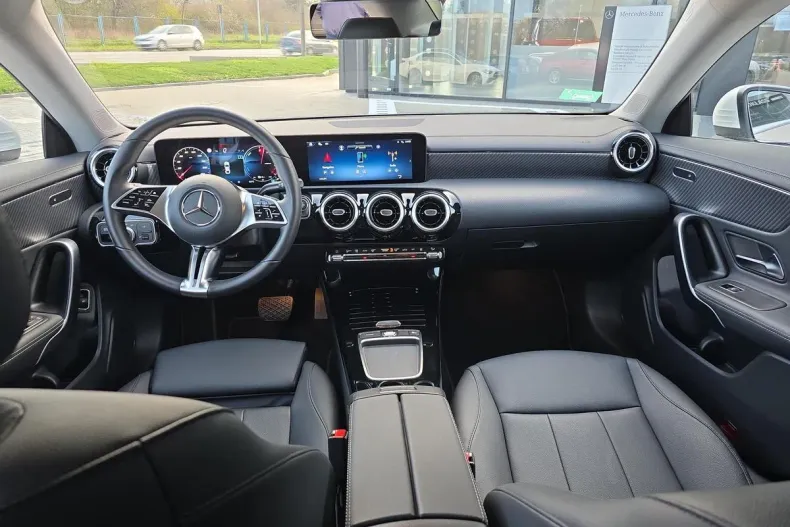 Mercedes-Benz CLA din 2024 cu 14.531 km - oferta MER162891 - foto 11