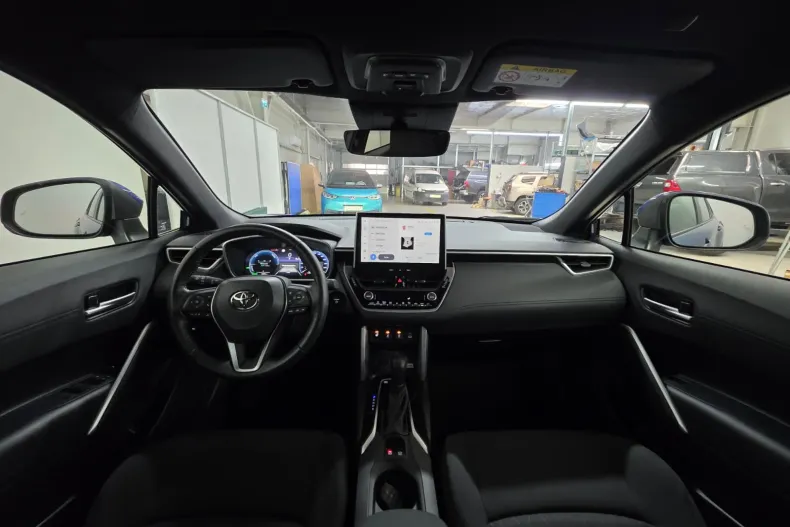 Toyota Corolla Cross din 2024 cu 16.800 km - oferta TOY162901 - foto 9