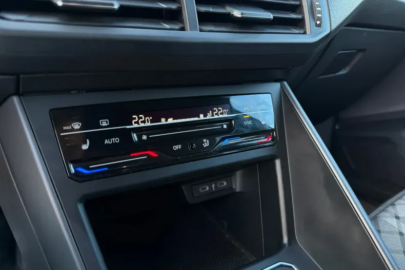 Volkswagen Taigo din 2024 cu 13.836 km - oferta VOL162905 - foto 22