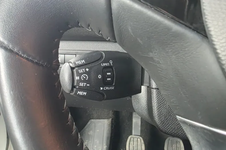 Peugeot 308 din 2020 cu 28.108 km - oferta PEU162932 - foto 19