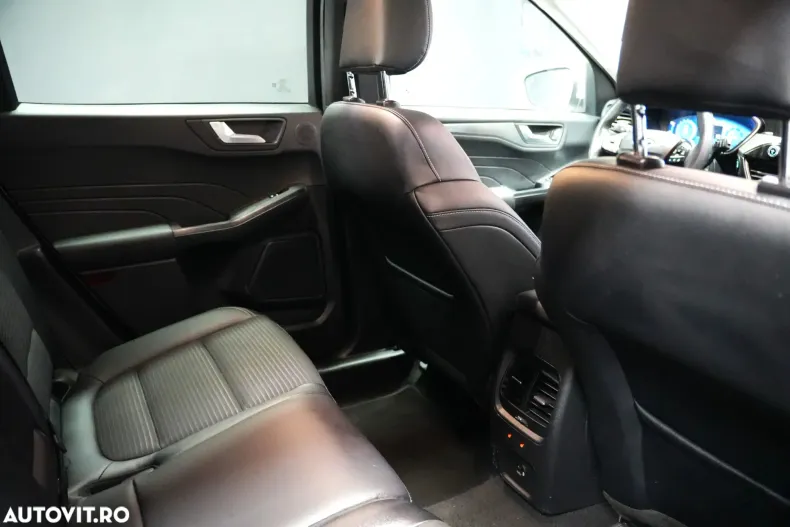 Ford Kuga din 2022 cu 90.900 km - oferta FOR162945 - foto 9