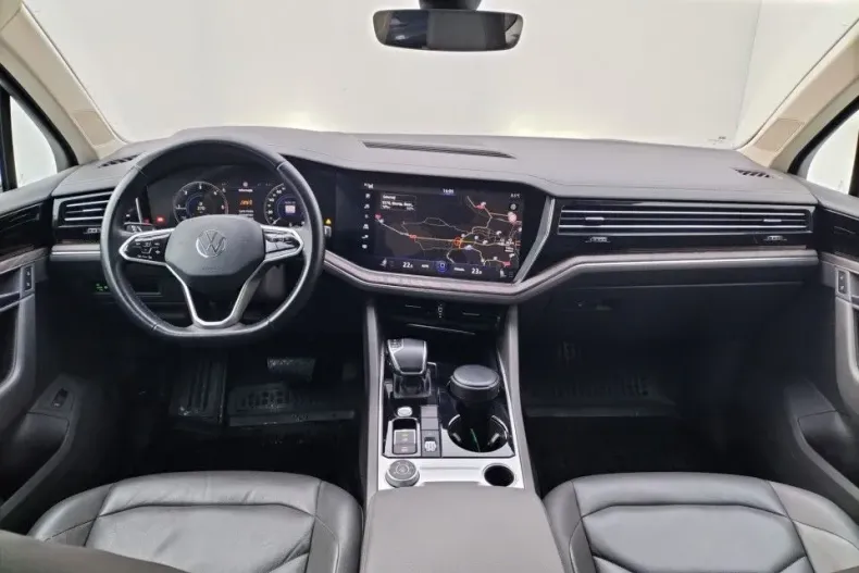 Volkswagen Touareg din 2021 cu 169.684 km - oferta VOL162948 - foto 4