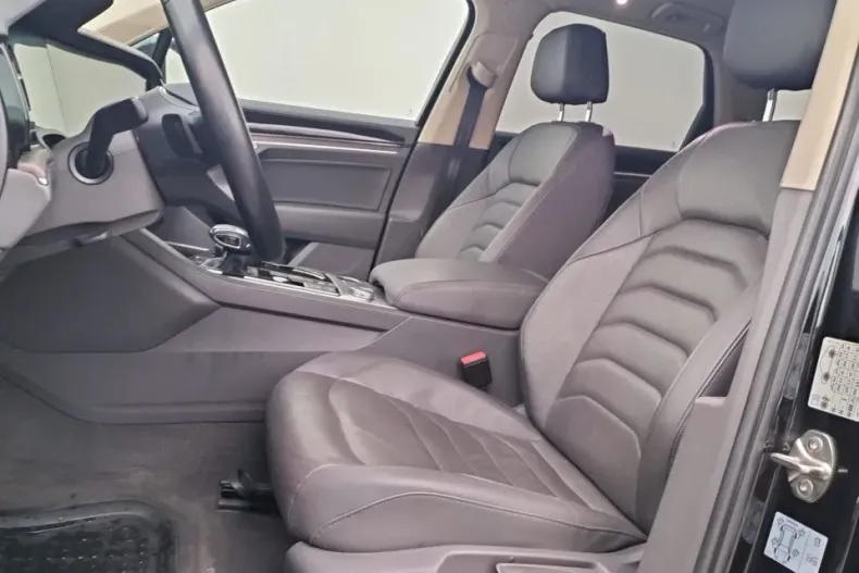 Volkswagen Touareg din 2021 cu 169.684 km - oferta VOL162948 - foto 5