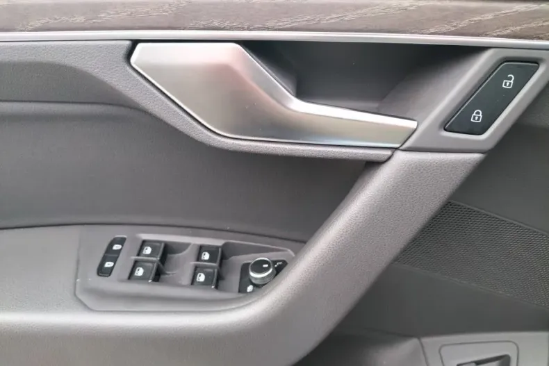 Volkswagen Touareg din 2021 cu 169.684 km - oferta VOL162948 - foto 11