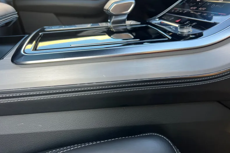 Audi Q8 din 2020 cu 73.000 km - oferta AUD162950 - foto 36