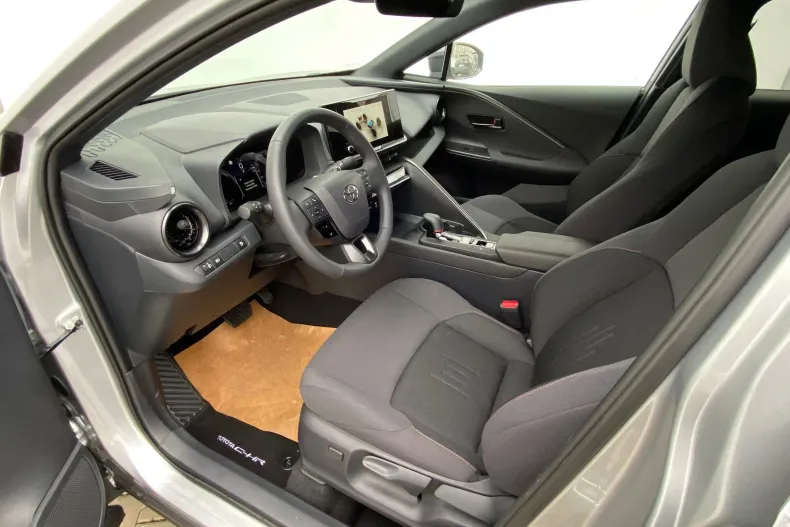 Toyota C-HR din 2025 cu 1.200 km - oferta TOY162951 - foto 5