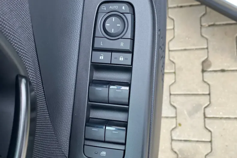 Toyota C-HR din 2025 cu 1.200 km - oferta TOY162951 - foto 14