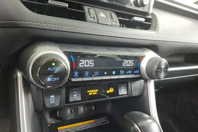 Toyota RAV4 din 2021 cu 133.677 km - oferta TOY162966 - foto 11