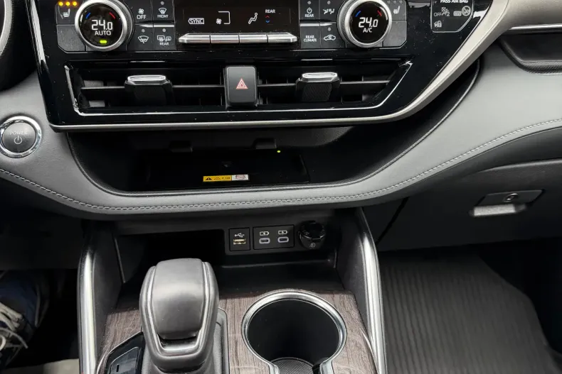 Toyota Highlander din 2023 cu 54.800 km - oferta TOY162975 - foto 12