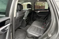 Volkswagen Touareg din 2021 cu 59.089 km - oferta VOL162977 - foto 4