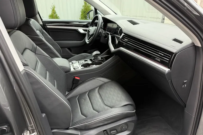 Volkswagen Touareg din 2021 cu 59.089 km - oferta VOL162977 - foto 6