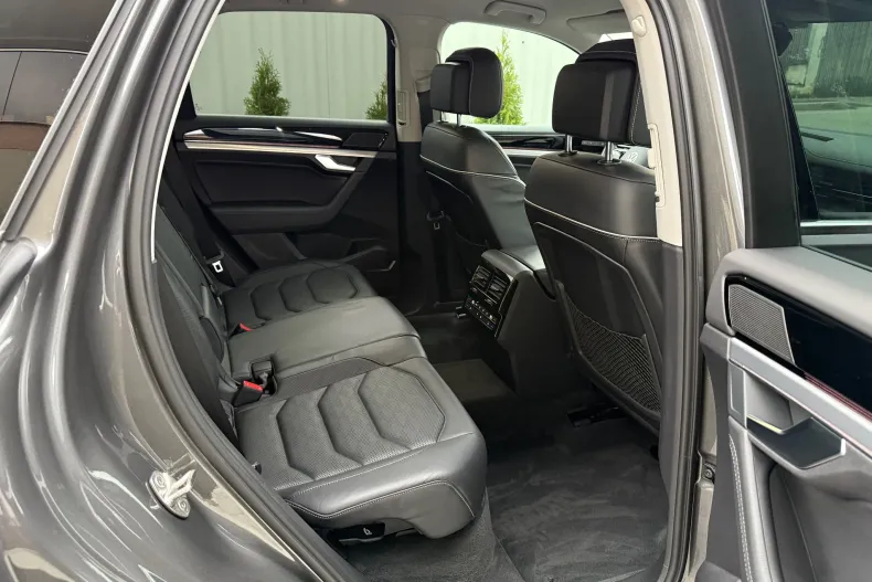 Volkswagen Touareg din 2021 cu 59.089 km - oferta VOL162977 - foto 18