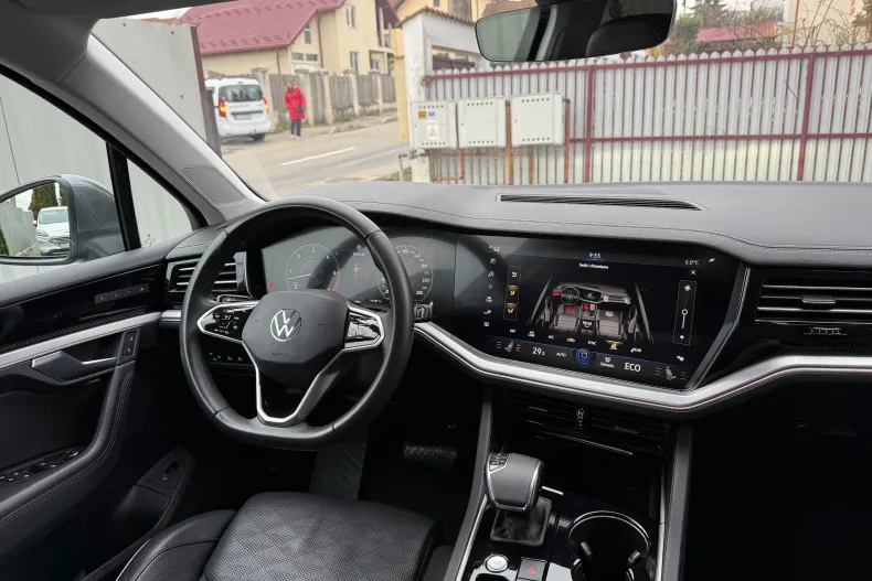 Volkswagen Touareg din 2021 cu 59.089 km - oferta VOL162977 - foto 19