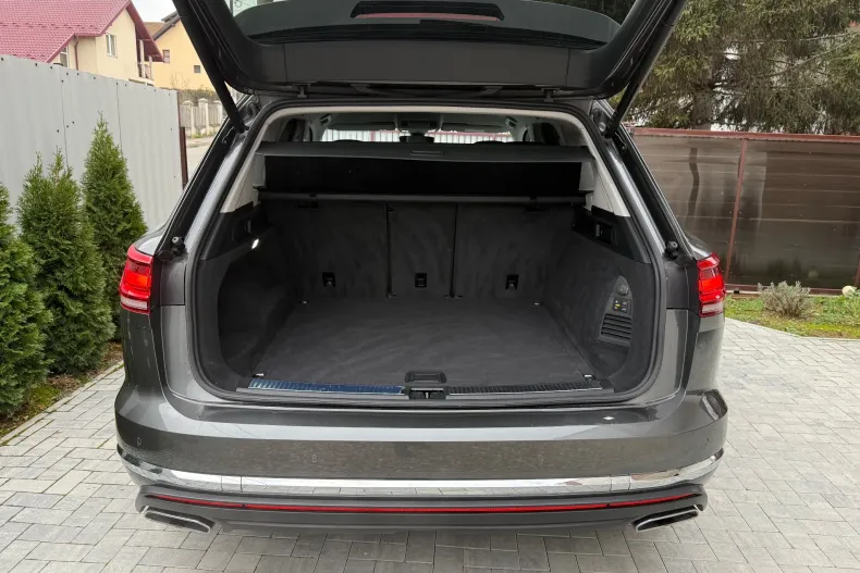 Volkswagen Touareg din 2021 cu 59.089 km - oferta VOL162977 - foto 22