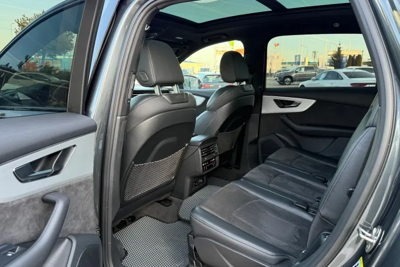 Audi Q7 din 2021 cu 73.135 km - oferta AUD162978 - foto 4