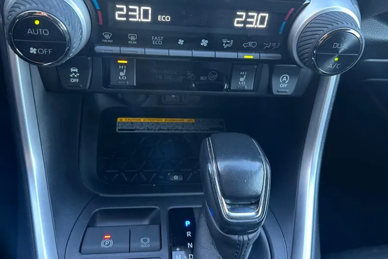 Toyota RAV4 din 2021 cu 125.236 km - oferta TOY162997 - foto 8