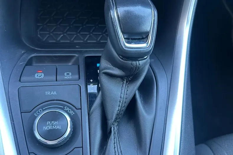 Toyota RAV4 din 2022 cu 119.154 km - oferta TOY162999 - foto 8