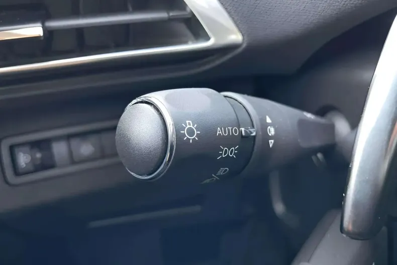 Peugeot 3008 din 2022 cu 85.766 km - oferta PEU163004 - foto 16