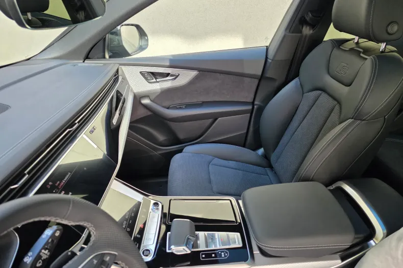 Audi Q8 din 2025 cu 10 km - oferta AUD163007 - foto 6