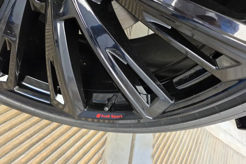 Audi Q8 din 2025 cu 10 km - oferta AUD163007 - foto 9