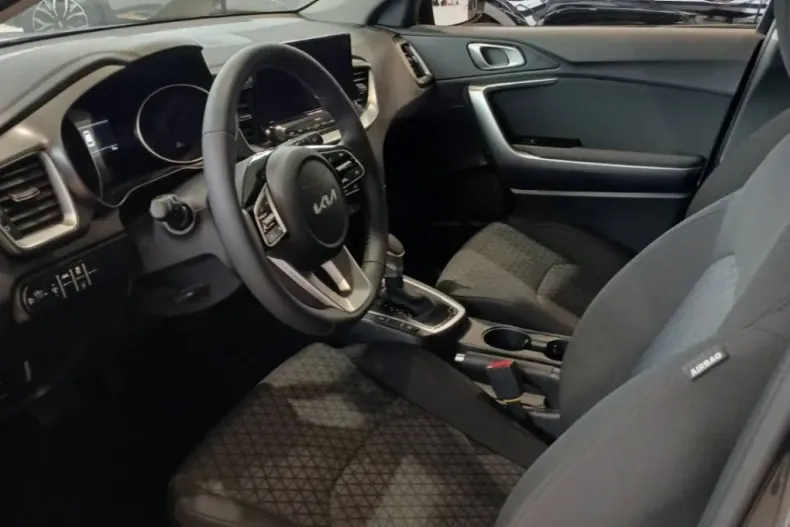 Kia Ceed din 2025 cu 6 km - oferta KIA163012 - foto 6