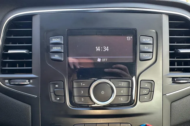 Renault Megane din 2021 cu 79.698 km - oferta REN163016 - foto 20