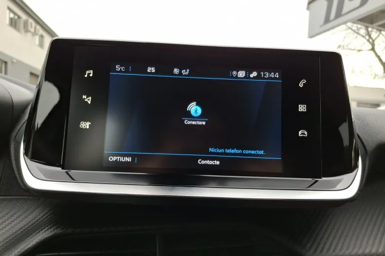 Peugeot 2008 din 2021 cu 18.229 km - oferta PEU163017 - foto 17