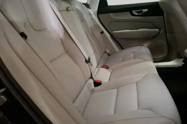 Volvo XC60 din 2022 cu 77.203 km - oferta VOL163021 - foto 8