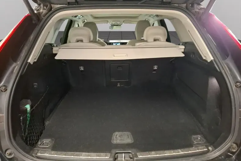 Volvo XC60 din 2022 cu 77.203 km - oferta VOL163021 - foto 9