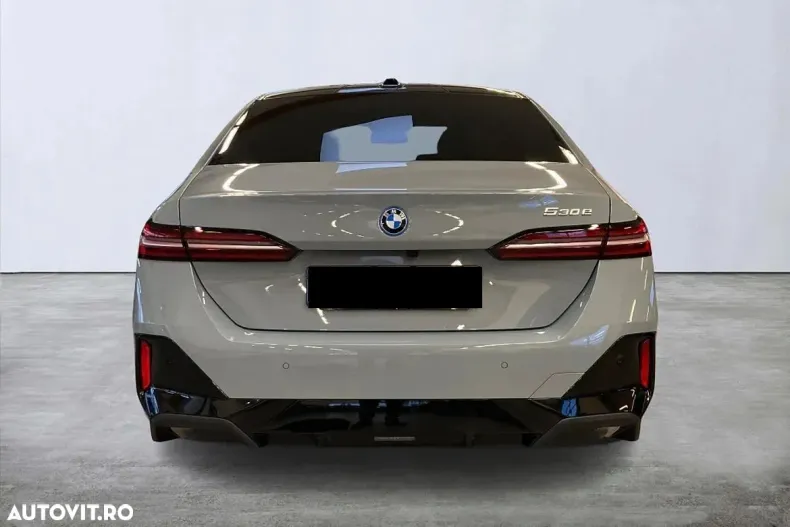 BMW Seria 5 din 2025 cu 5.600 km - oferta BMW163033 - foto 6