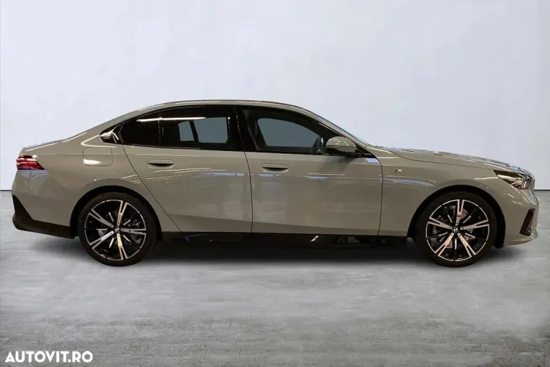 BMW Seria 5 din 2025 cu 5.600 km - oferta BMW163033 - foto 8