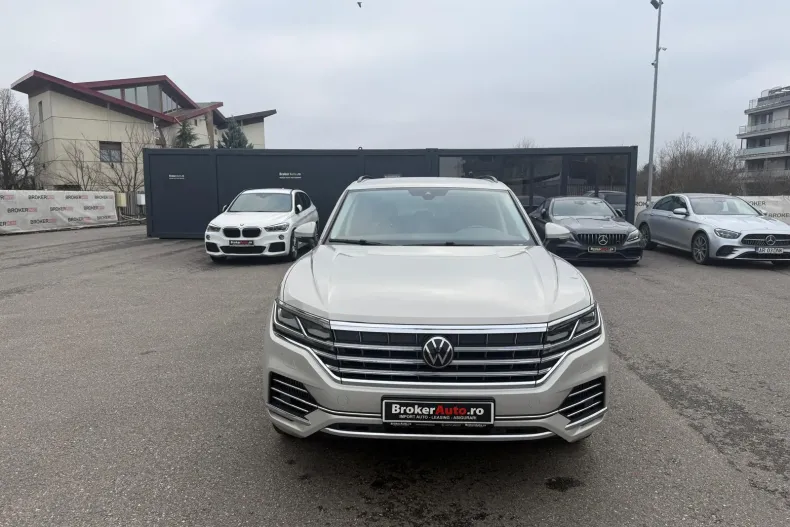 Volkswagen Touareg din 2022 cu 69.991 km - oferta VOL163042 - foto 2