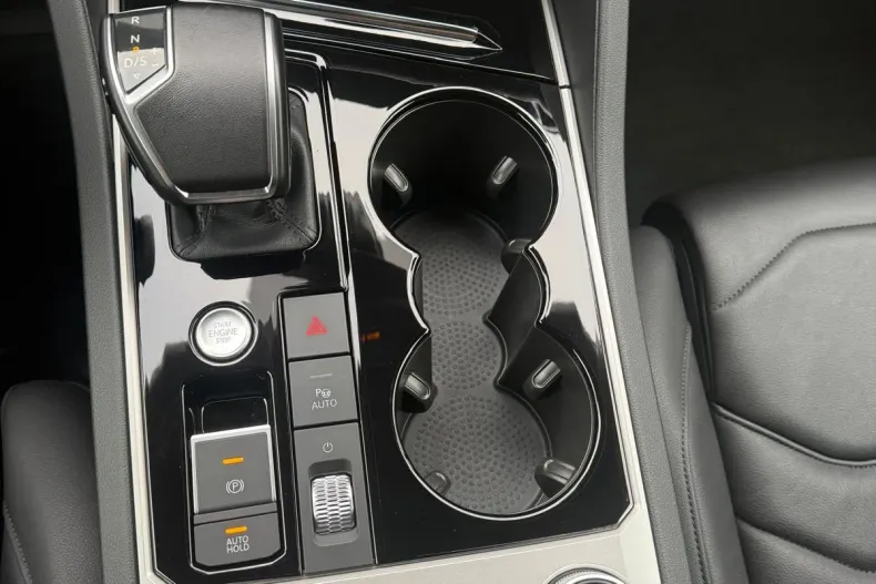 Volkswagen Touareg din 2022 cu 69.991 km - oferta VOL163042 - foto 6