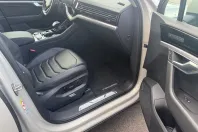 Volkswagen Touareg din 2022 cu 69.991 km - oferta VOL163042 - foto 10