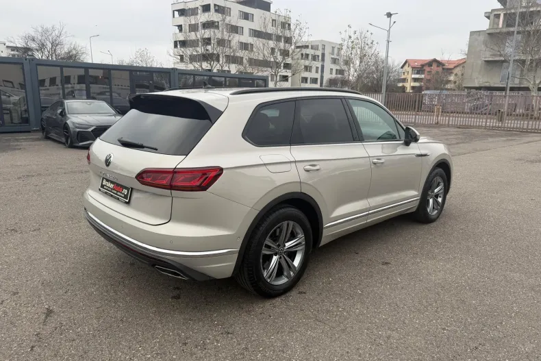 Volkswagen Touareg din 2022 cu 69.991 km - oferta VOL163042 - foto 11