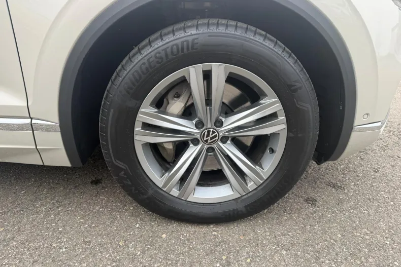 Volkswagen Touareg din 2022 cu 69.991 km - oferta VOL163042 - foto 17