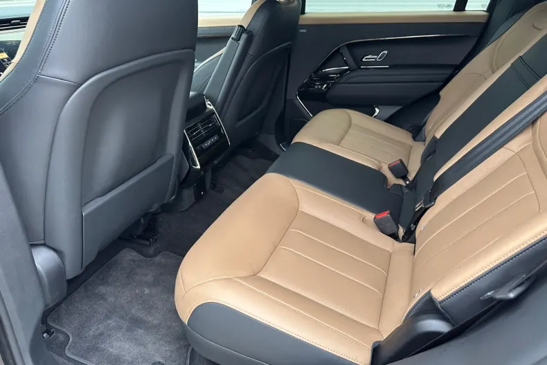 Land Rover Range Rover Sport din 2024 cu 19.000 km - oferta LAN163045 - foto 8