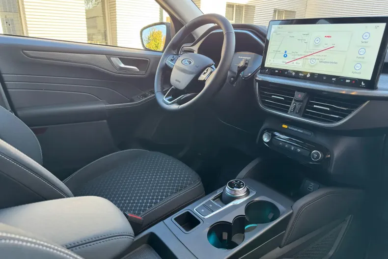 Ford Kuga din 2025 cu 1 km - oferta FOR163051 - foto 12
