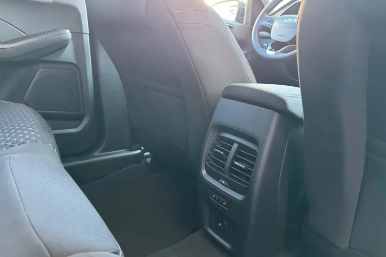 Ford Kuga din 2025 cu 1 km - oferta FOR163051 - foto 18