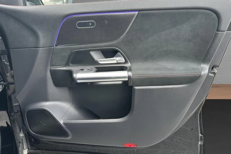 Mercedes-Benz GLA din 2023 cu 53.846 km - oferta MER163062 - foto 9